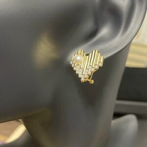 Heart Pearl Earring / Aretes de Corazón Perlas